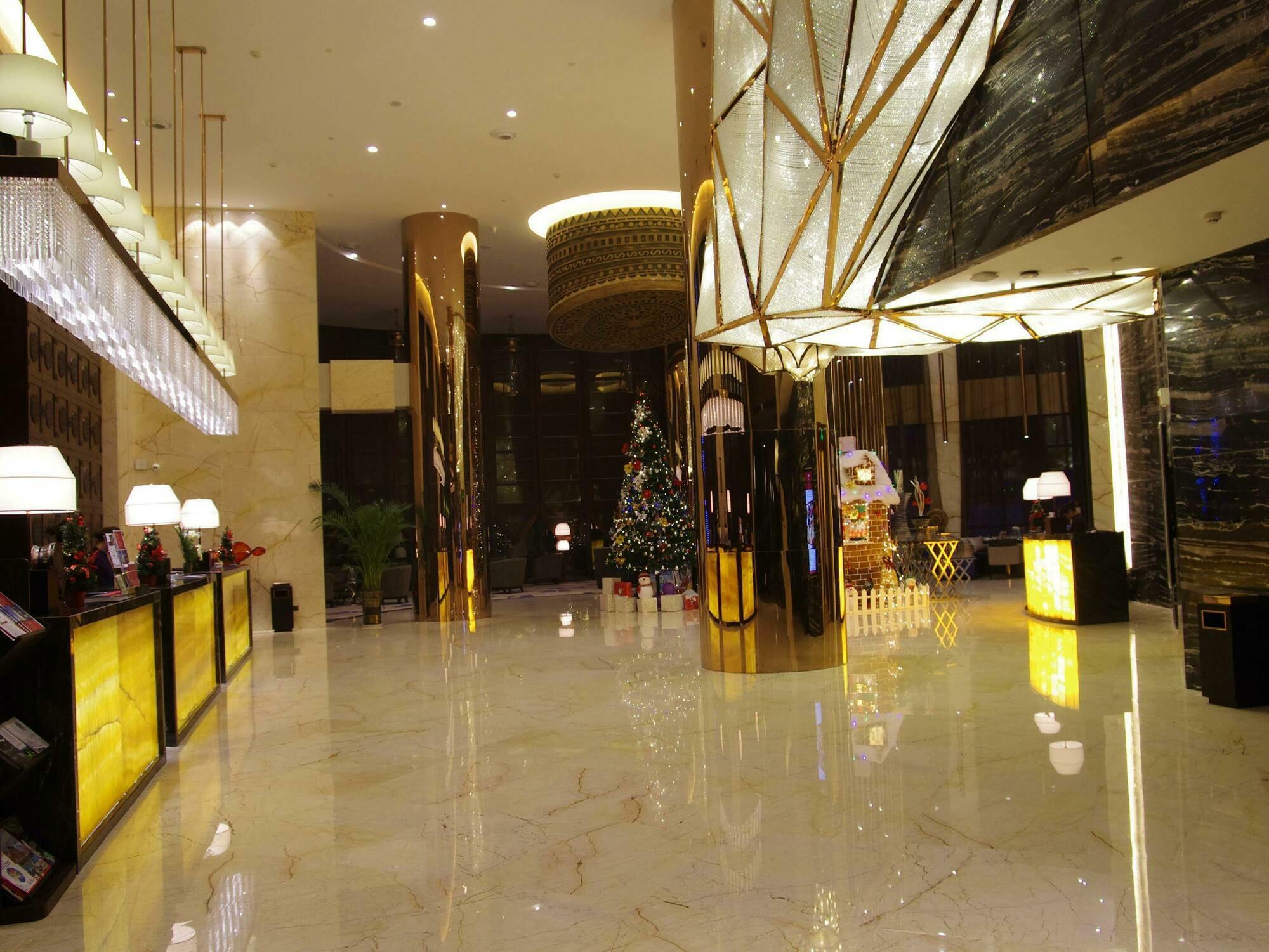 Argyle Grand Hotel Xingyi  Eksteriør billede